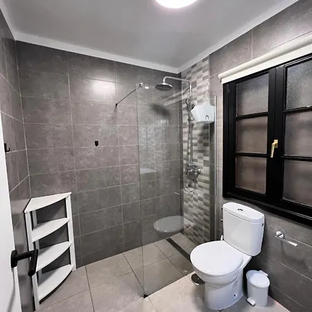 With Pools אדחה